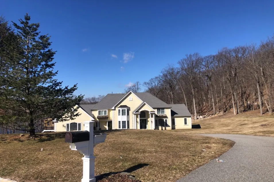 10 Andrew Ln Kinnelon, NJ 07405, Morris County