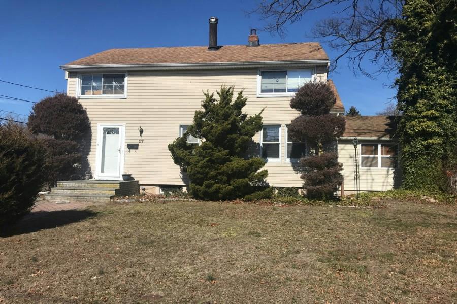 Andrew Ave, Islip Terrace, NY 11752