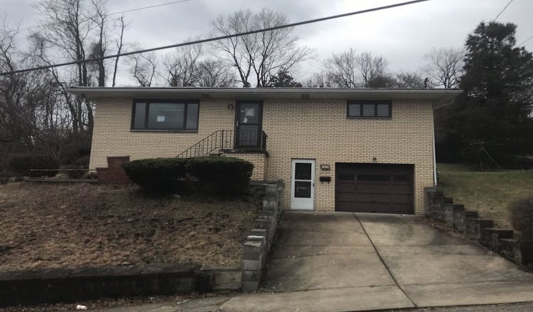 1012 McMahon Avenue Monessen, PA 15062, Westmoreland County