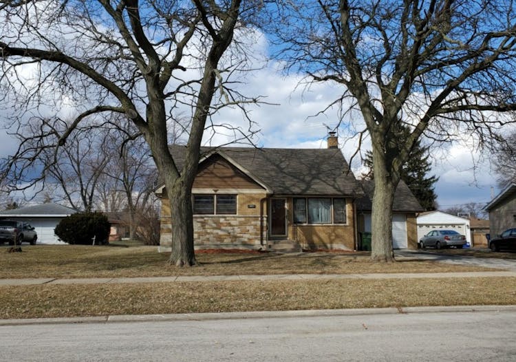 6716 W 88th Pl Oak Lawn, IL 60453, Cook County