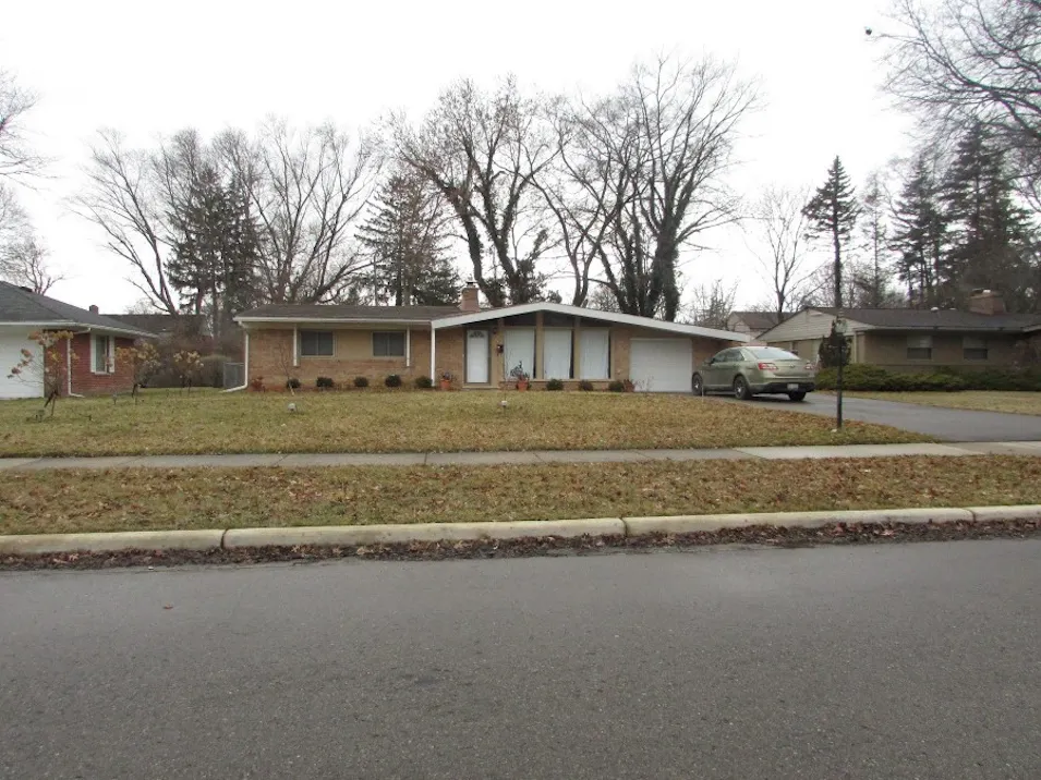 27391 Spring Arbor Dr Southfield, MI 48076, Oakland County