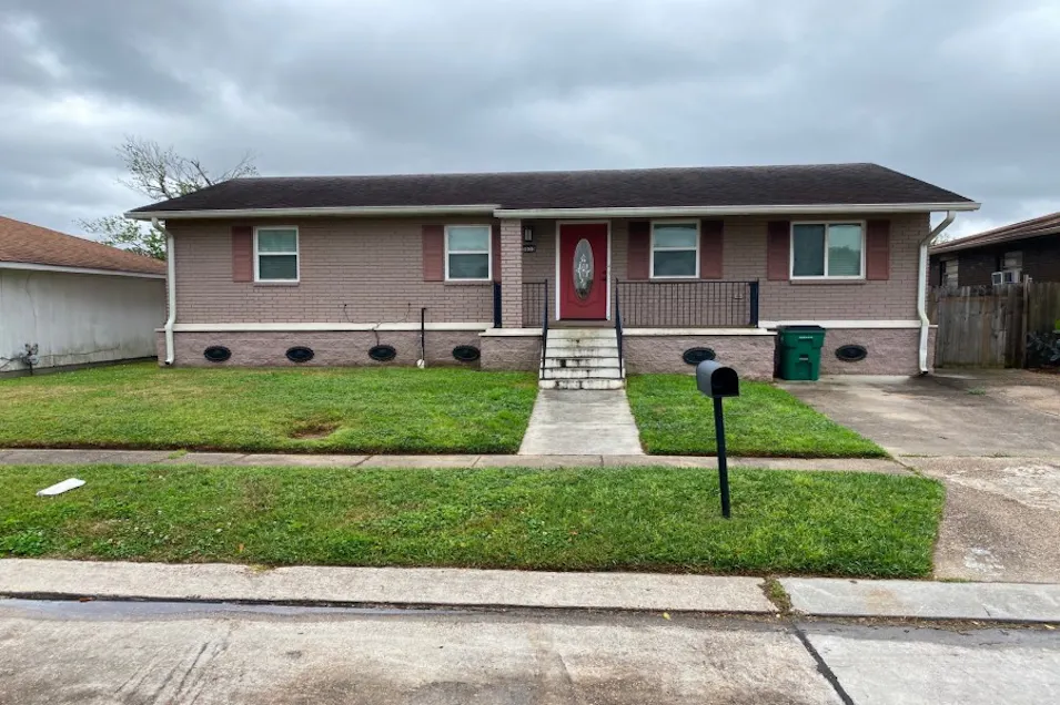 5833 Segnette Dr Marrero, LA 70072, Jefferson County