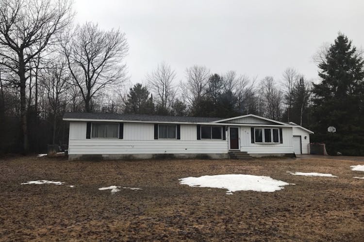 706 S. Jefferson St. Alpena, MI 49707, Alpena County