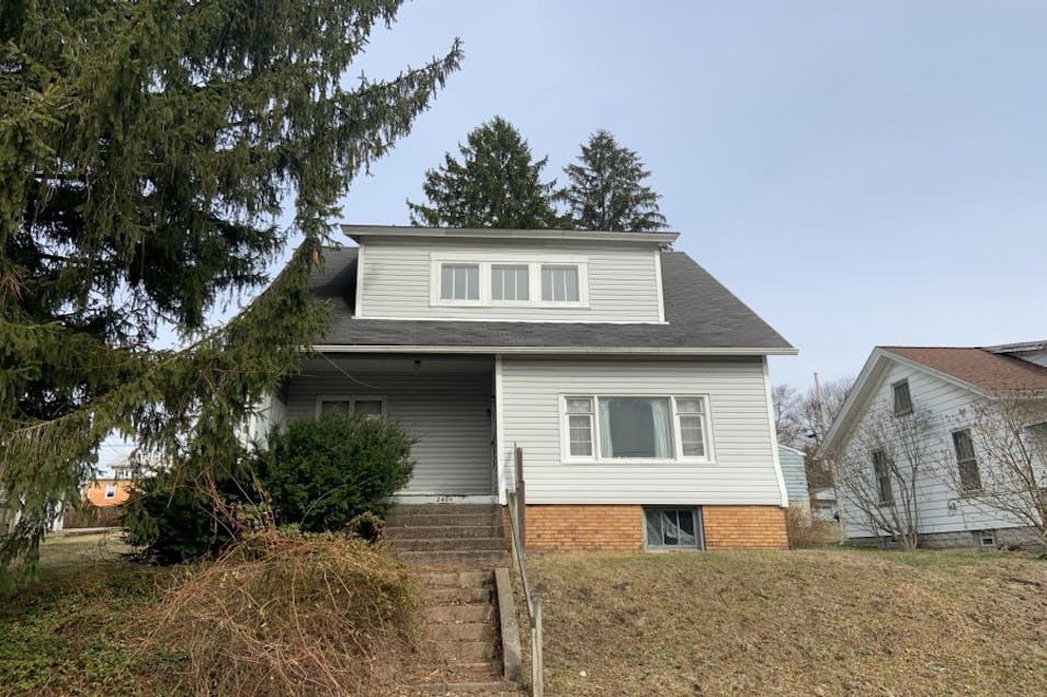 2409 25th St Beaver Falls, PA 15010, Beaver County