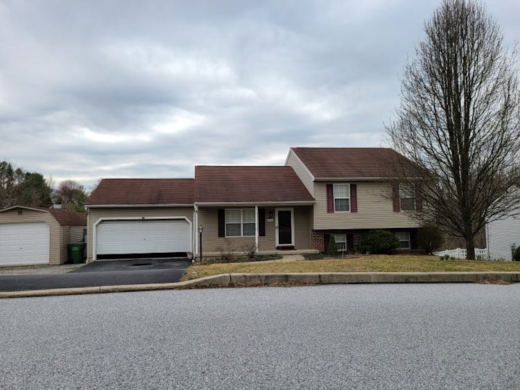 400 Pulaski Pl Dallastown, PA 17313, York County