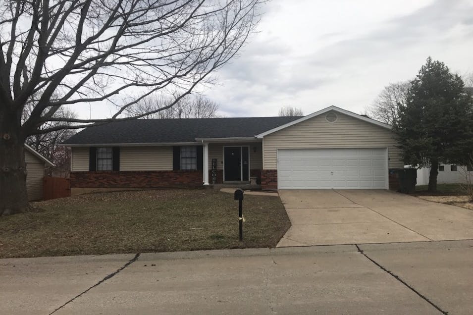 1706 Fairwood Forest Drive Saint Peters, MO 63376, Saint Charles County