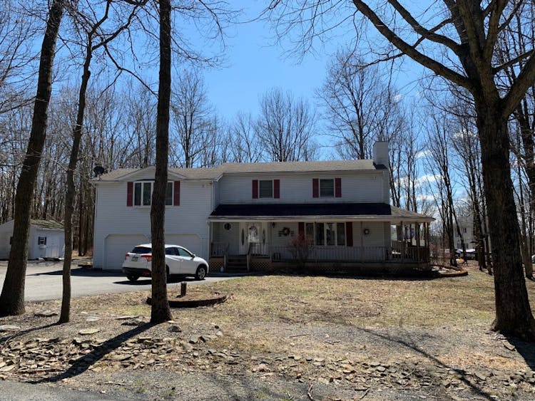 117 Cumberland Dr Effort, PA 18330, Monroe County