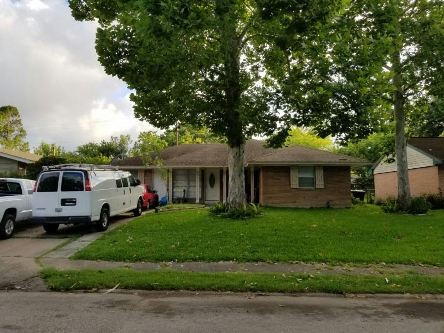 Stroud Dr, Houston, TX 77074