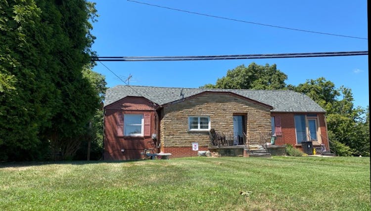 21 Elich Rd Burgettstown, PA 15021, Washington County