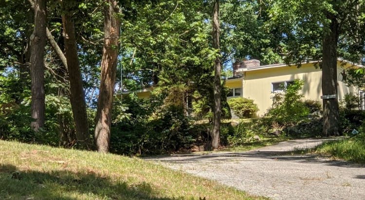 85 Military Way Gales Ferry, CT 06335, Southeastern Connecticut County