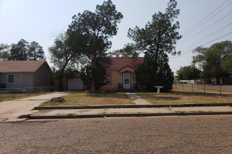 820 Edwards Clovis, NM 88101, Curry County