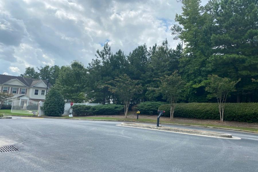 Flat Trce, Union City, GA 30291
