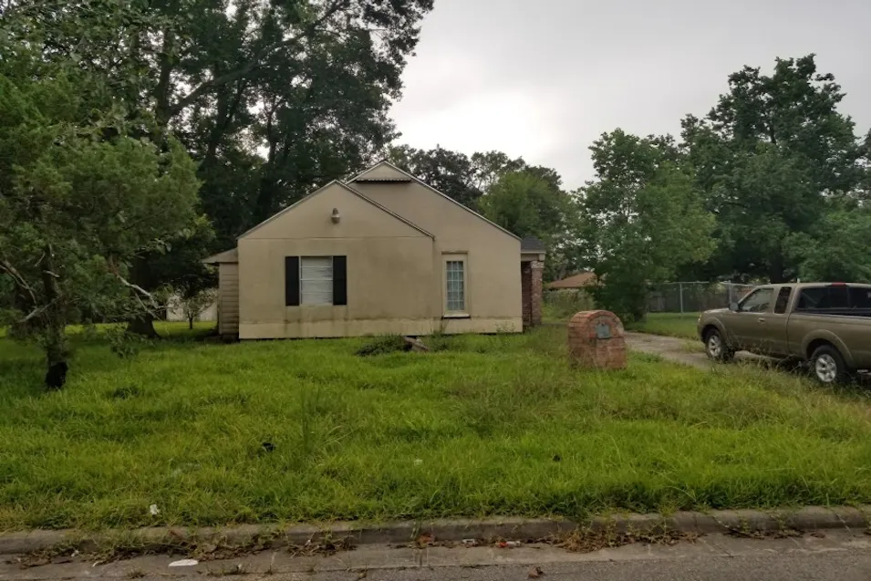 7050 Heron Dr Houston, TX 77087, Harris County