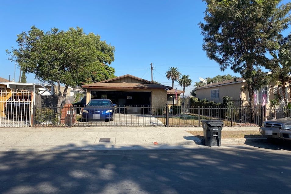 225 W 94th St Los Angeles, CA 90003, Los Angeles County