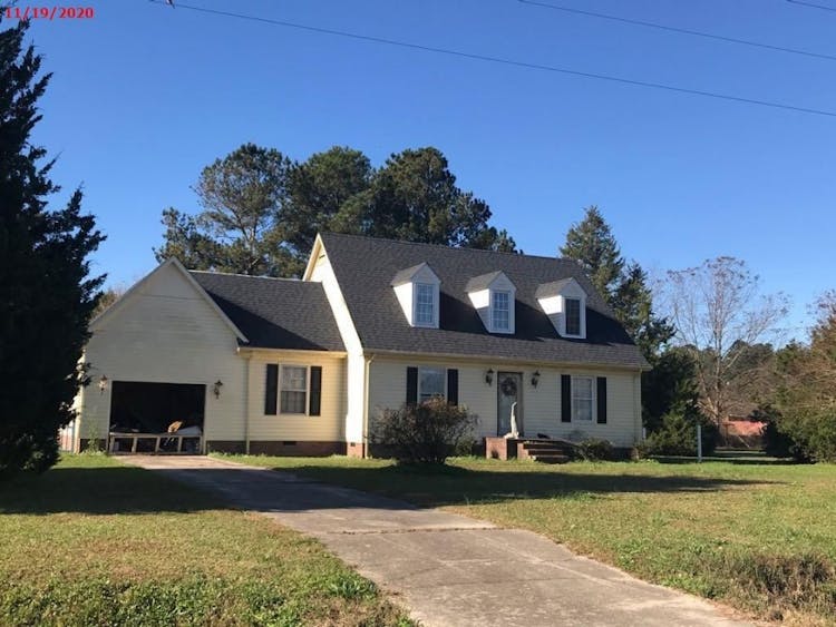 320 S Maple St Oak City, NC 27857, Martin County